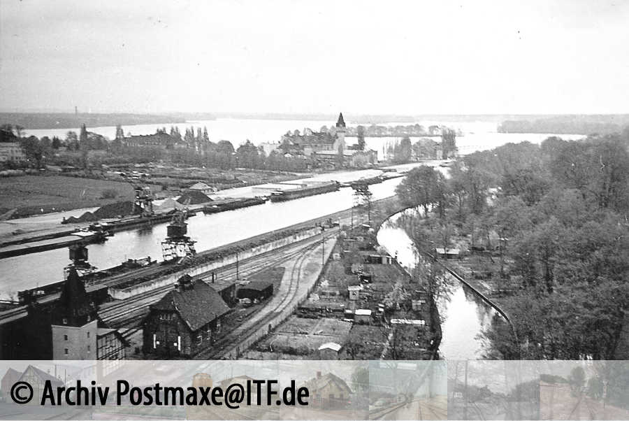 Tegel Hafen in den 1920er Jahren. Man erkennt sehr gut den Wasserturm des Bahnhofs. Foto Archiv Postmaxe Polzin